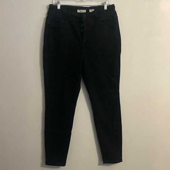 KanCan Black Estilo Kurvy Ultra Highrise Skinny button-fly denim, size 32 - Picture 1 of 5